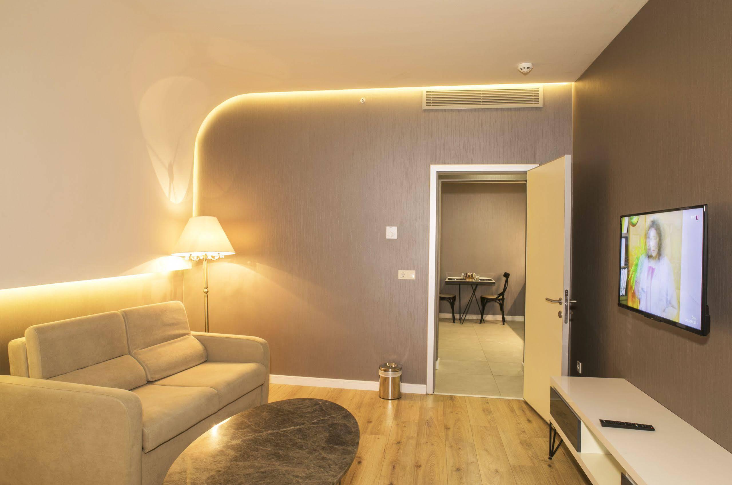 Elm Suite Hotel Istanbul Exterior foto